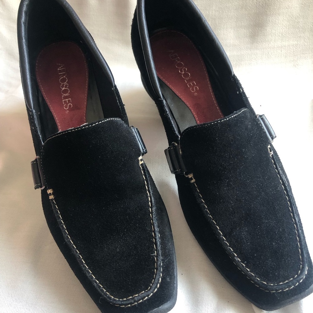 AEROSOLES Black Suede Leather Slip-On